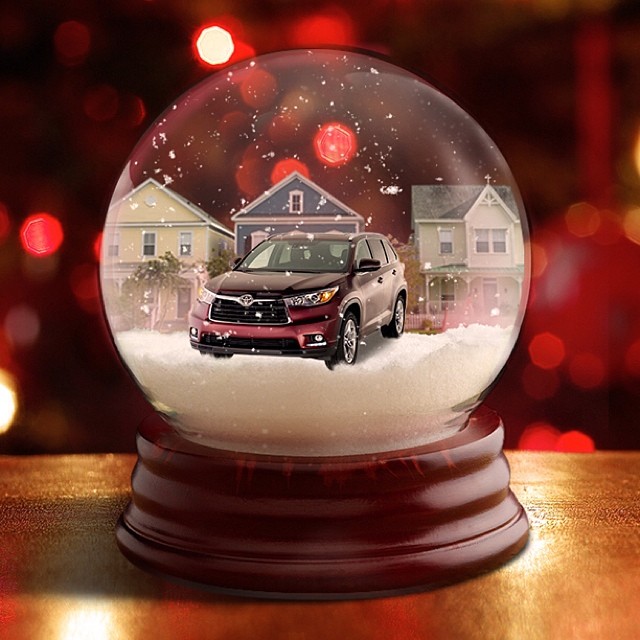 Toyota A winter wonderland with the right ride. Highlander... Ciao