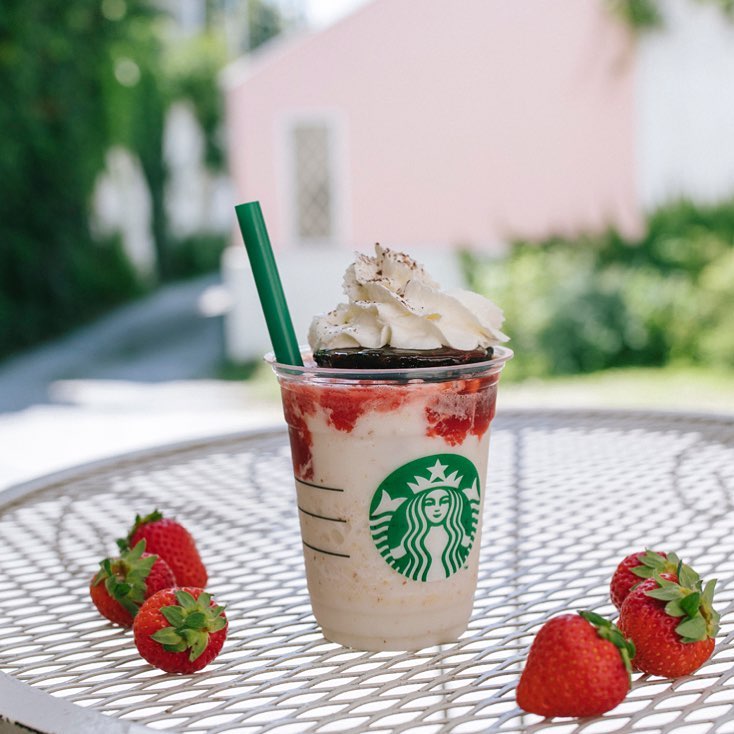 Starbucks チョコレートケーキトップフラペチーノwithストロベリーショット が新登場 ストロベリーとチョコレートのハーモニー 新作 フラペチーノ スターバックス Ciao Nihon