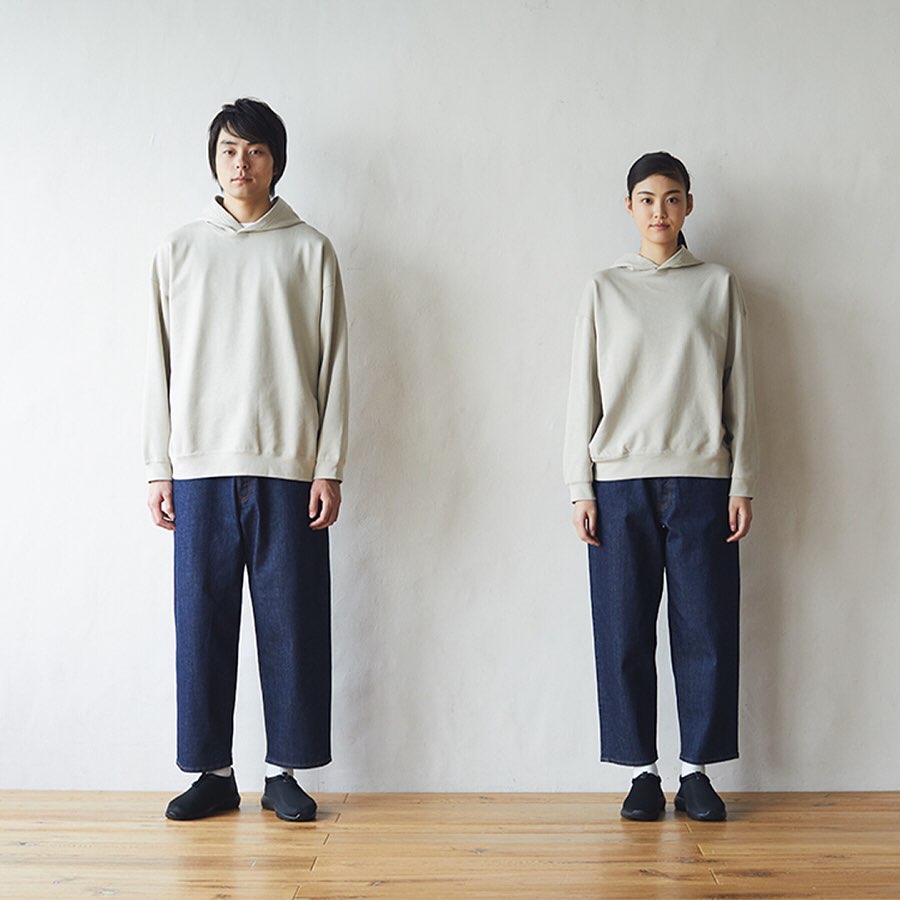 Muji無印良品 Muji Labo 性別のない服をつくりました 着る人を限定することがなく 年齢や体型に関係なく着られるサイズ感 シンプルなデザイン 組み合わせ簡単なかた Ciao Nihon