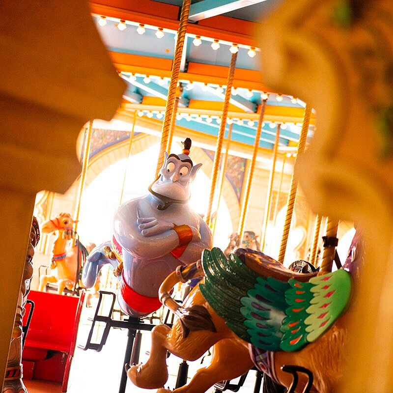 Tokyo Disney Resort What About A Fun And Exotic Ride With Genie ジーニーと一緒にエキゾティックな旅はいかが Genie C Ciao Nihon