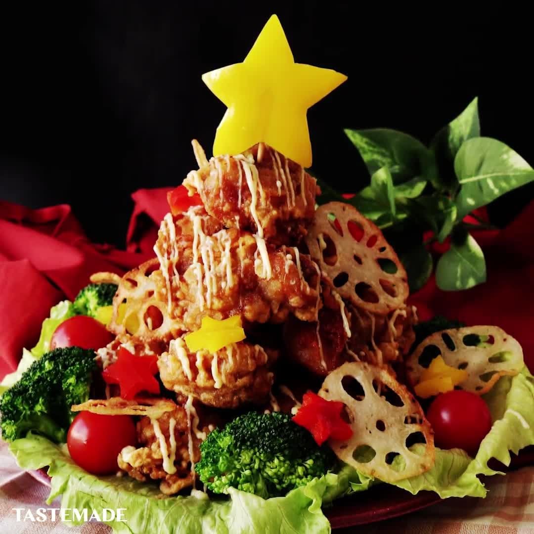 Tastemadejapan 子供の夢がつまってる クリスマス からあげタワー 唐揚げを積み上げてツリーにしたよ 野菜で飾り付けて クリスマスムードに仕上げてね 材料 Ciao Nihon