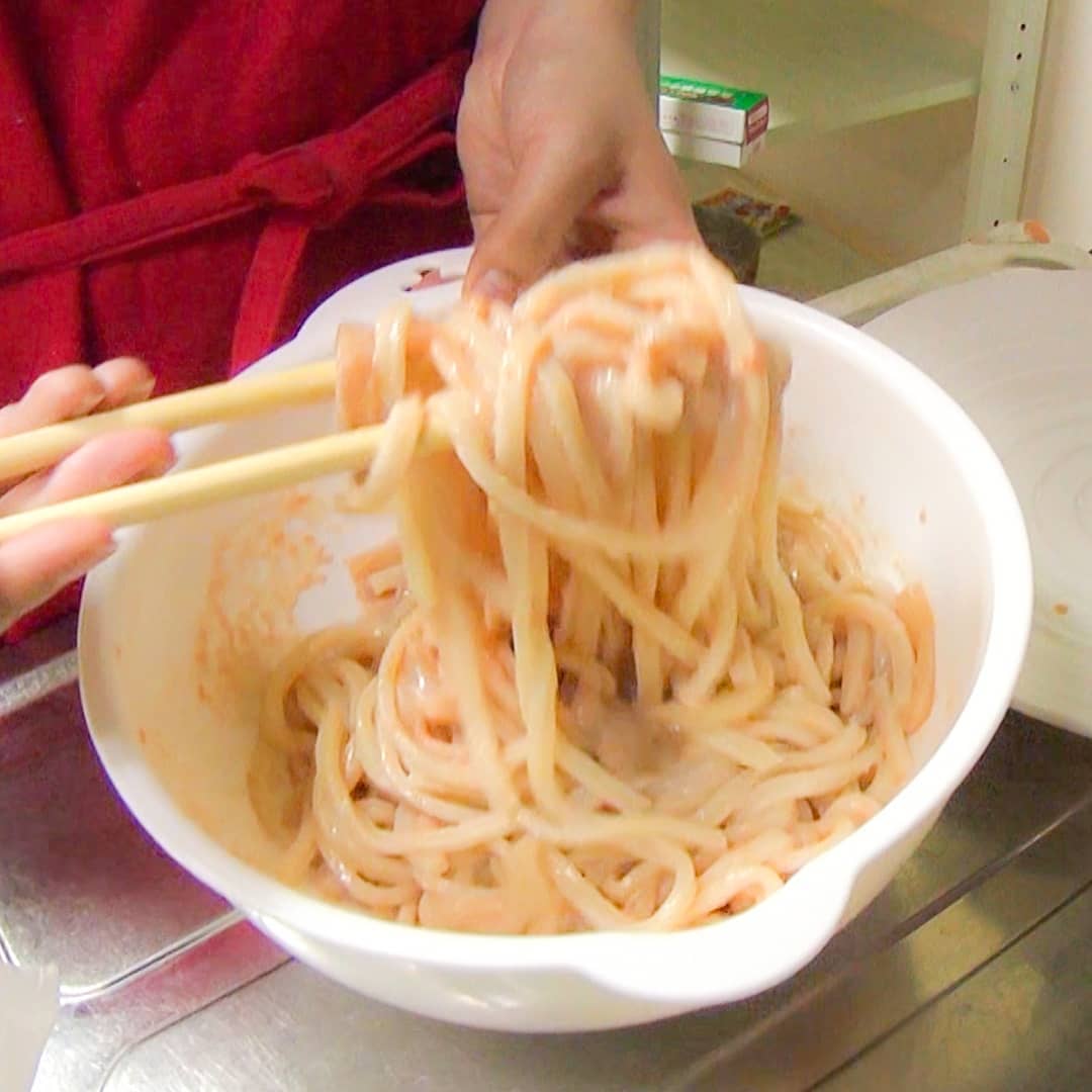 Kajiyarou いかちゃんの 塩辛とたらこのクリームうどん 冷凍うどん1玉をレンチンし解凍する 市販のたらこパスタソース1袋をあえる 熱いうちにコーヒ Ciao Nihon