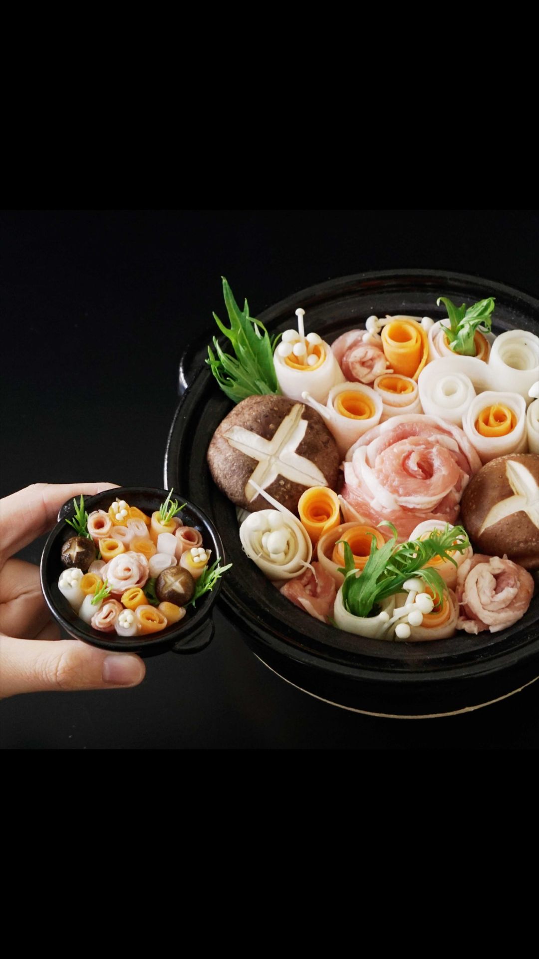 Tastemadejapan 花畑鍋をミニチュアで作ってみた 花畑鍋 とは 豚バラ肉や大根 にんじんをくるくる巻いてお花に見立てたお鍋です 簡単に彩り豊かなお鍋が作れるので Ciao Nihon