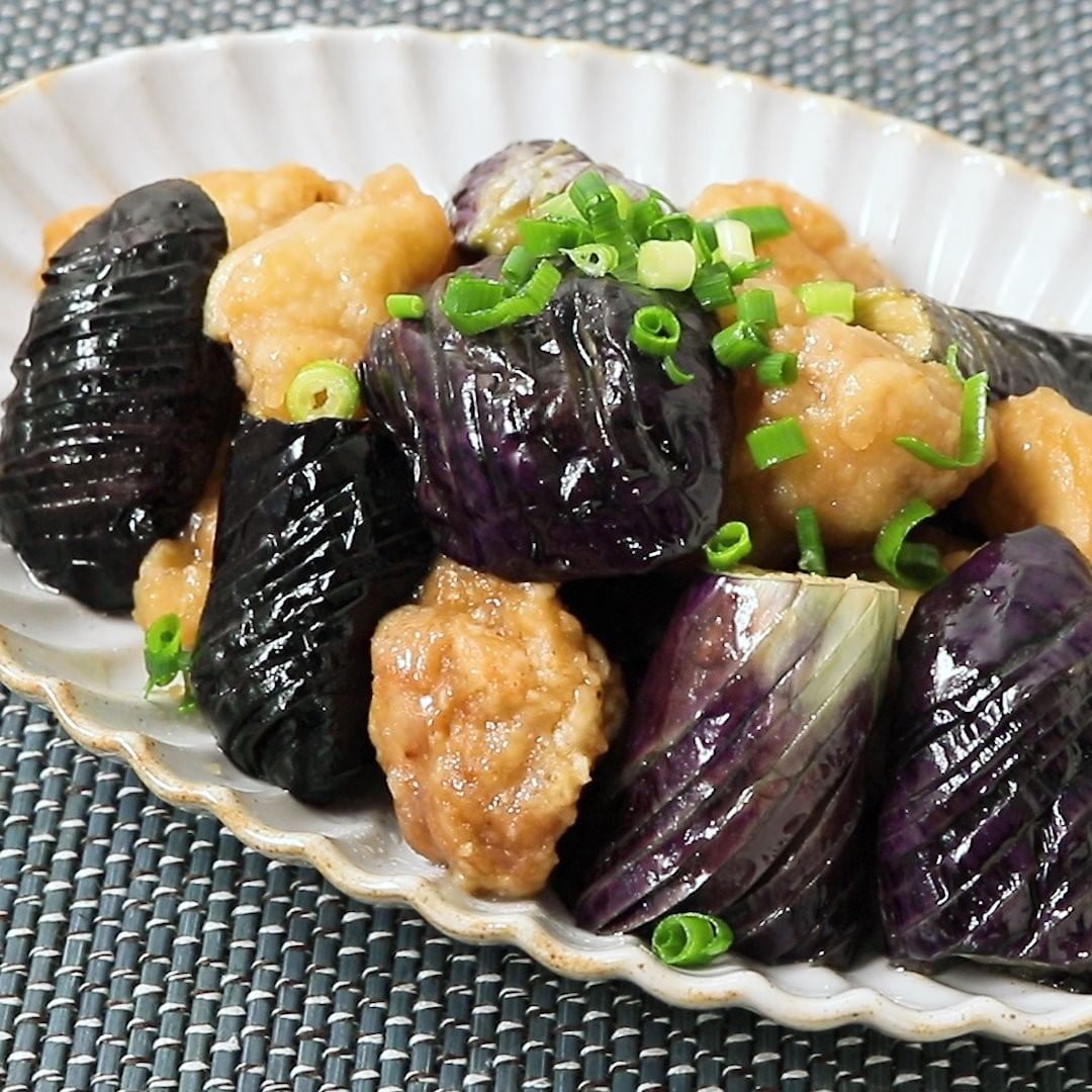 Kurashiru: 『ナスと鶏もも肉の揚げ浸し』 調理時間：50分(浸す時間30分含む) 費用：400円程度 今晩のおかずに、ナスと鶏もも肉の揚げ浸しはいかがでしょうか。柔らか - Ciao Nihon